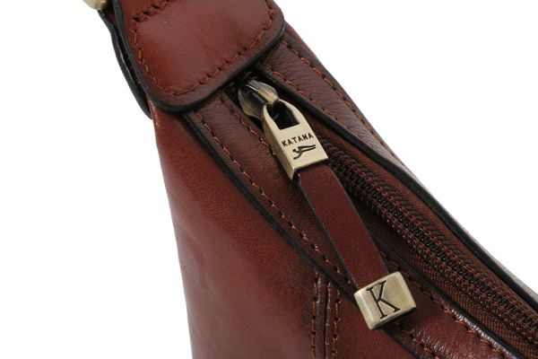 Sac à main/ Besace Katana en cuir de Vachette collet K 82362